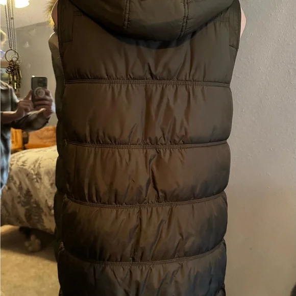 Zara Long Olive Puffer Vest with Hood - Picture 3 of 4